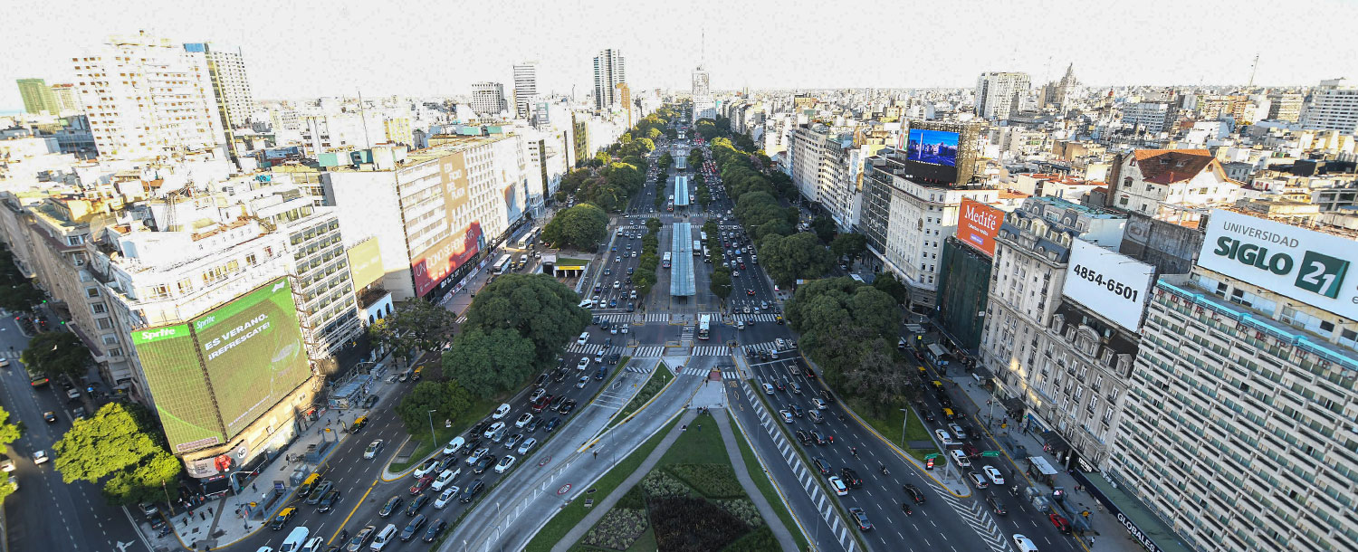 Vista panorámica de la Avenida 9 de Julio desde el Mirador del Obelisco